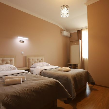 Hotel Hollywood Kutaisi Esterno foto
