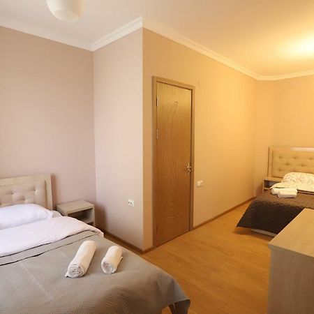 Hotel Hollywood Kutaisi Esterno foto