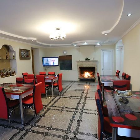 Hotel Hollywood Kutaisi Esterno foto
