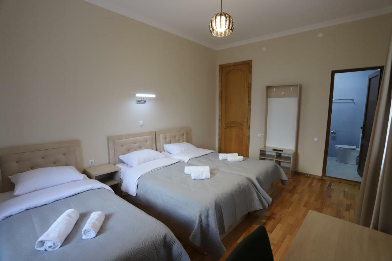Hotel Hollywood Kutaisi Esterno foto