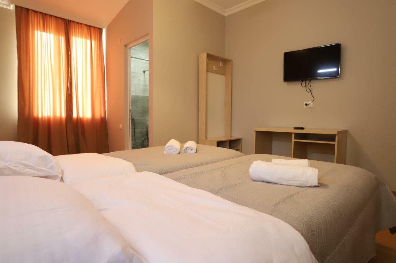 Hotel Hollywood Kutaisi Esterno foto