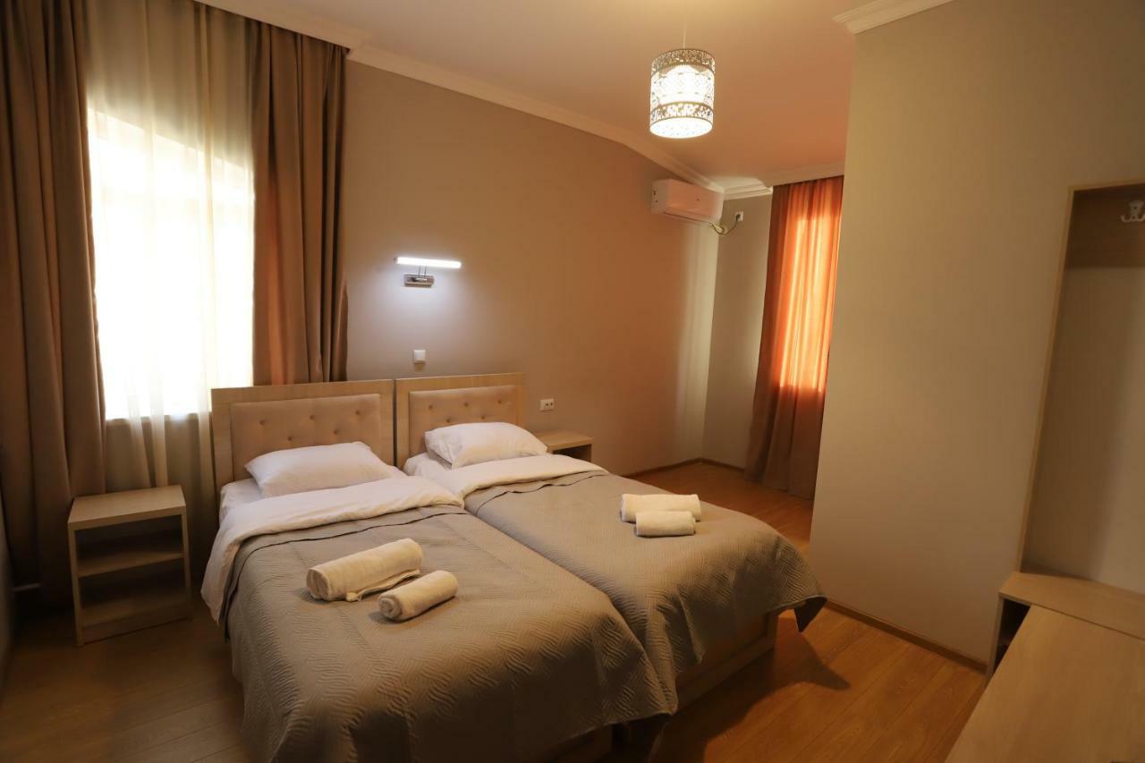 Hotel Hollywood Kutaisi Esterno foto