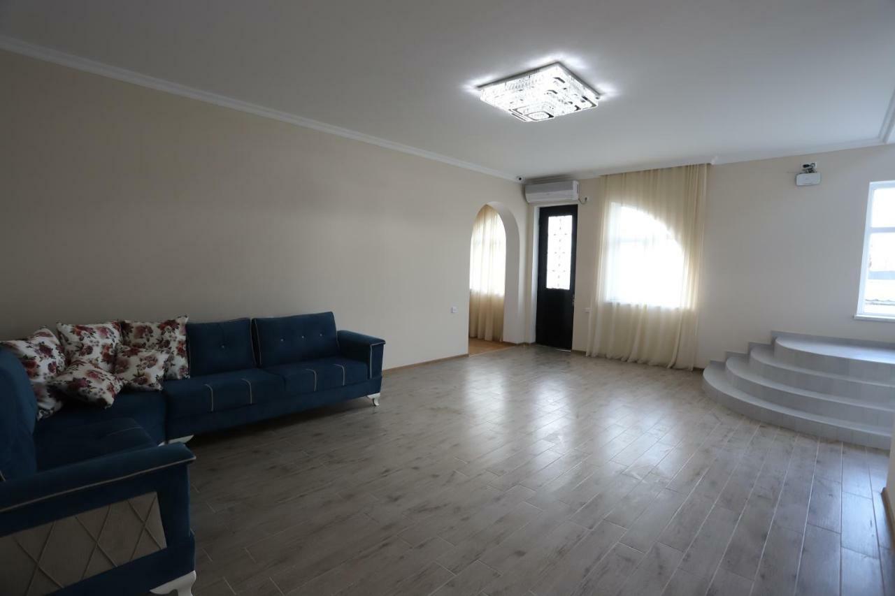 Hotel Hollywood Kutaisi Esterno foto