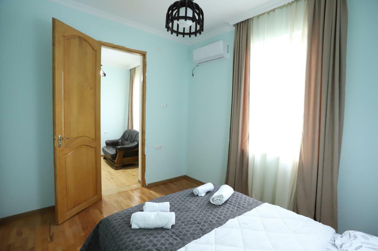 Hotel Hollywood Kutaisi Esterno foto