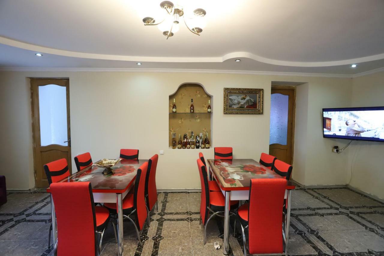 Hotel Hollywood Kutaisi Esterno foto