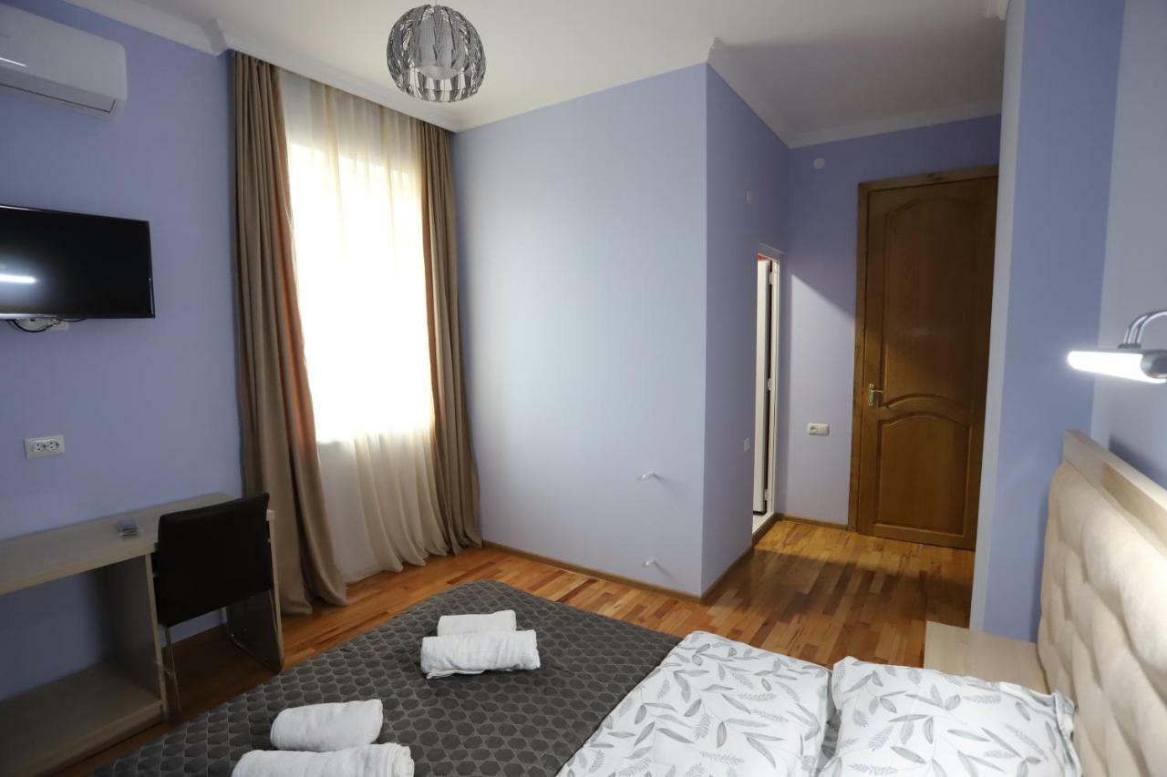Hotel Hollywood Kutaisi Esterno foto