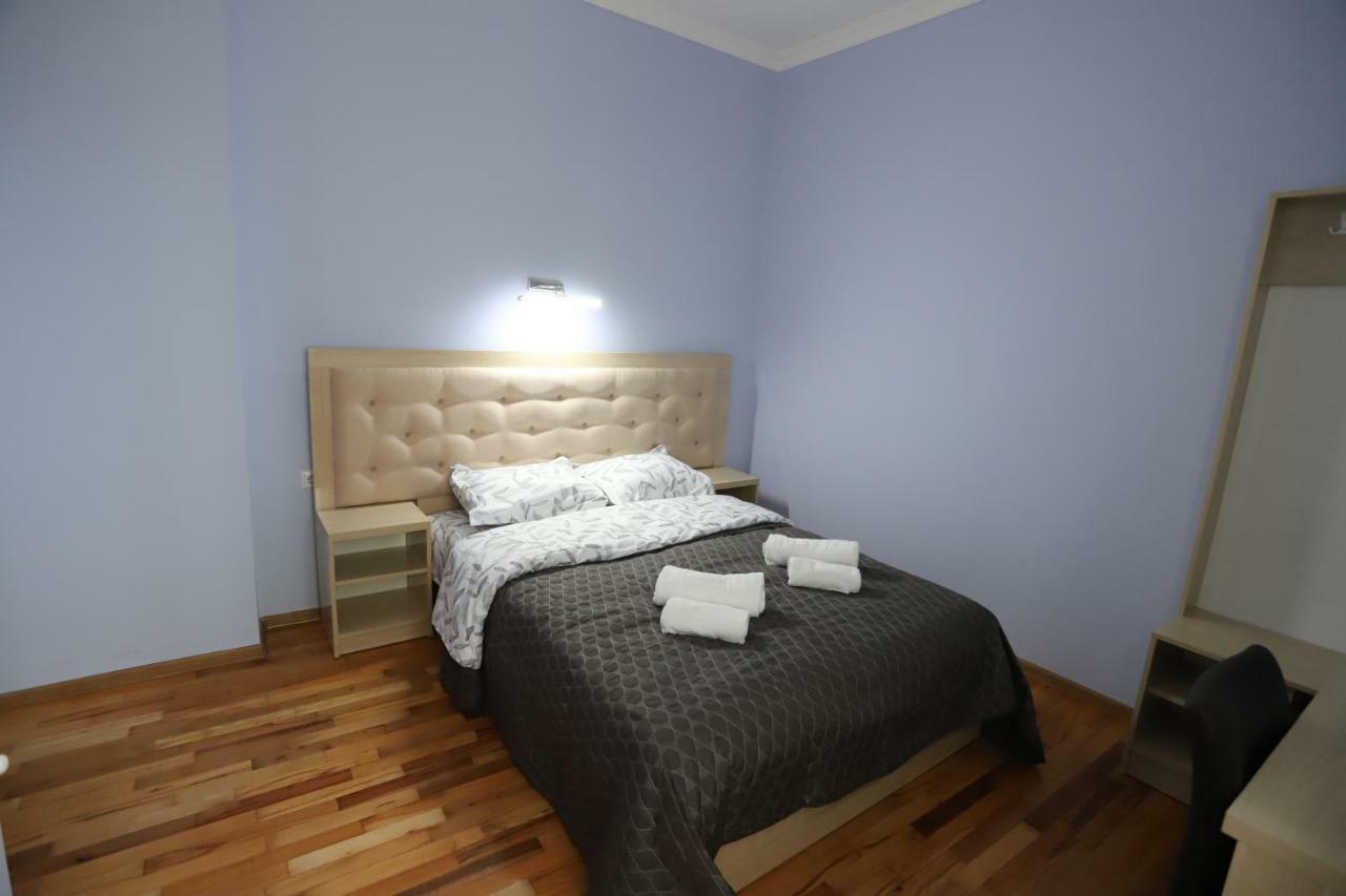 Hotel Hollywood Kutaisi Esterno foto